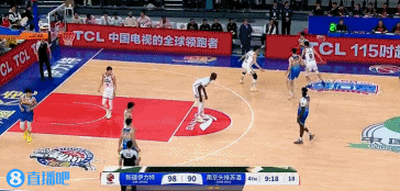 赵睿：膝盖部位还没有消肿 现在还打不了 我也想打但是运气不好
